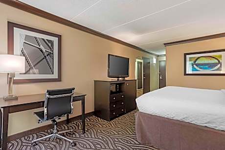 King Room with Sofa Bed and Courtyard - Non-Smoking