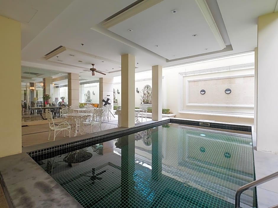 Gulliver's Tavern Hotel