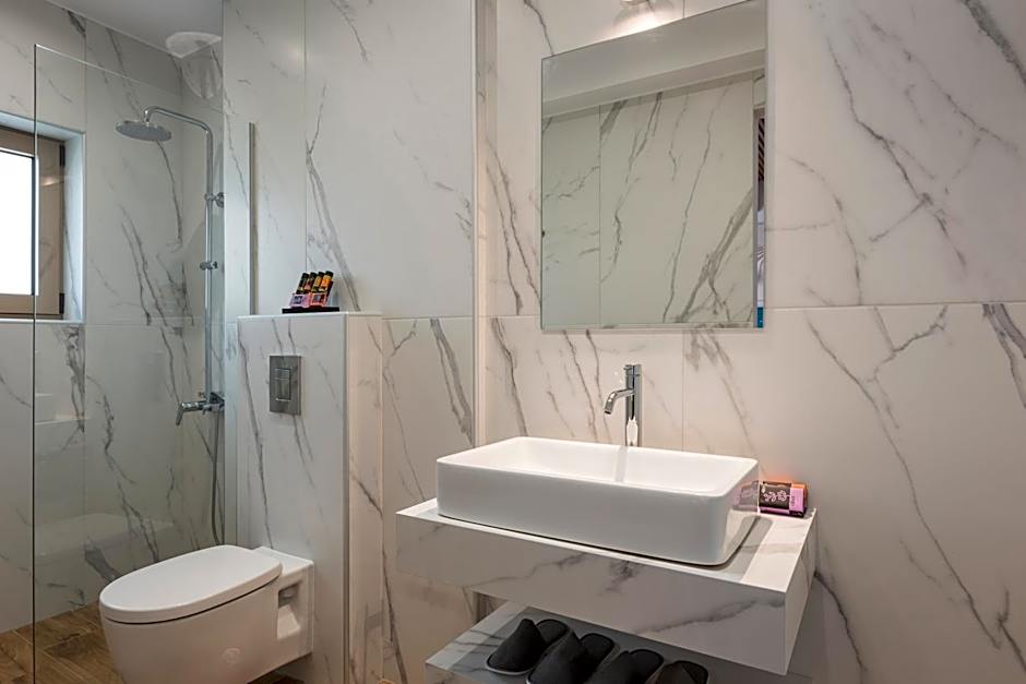 Aequor Luxury Rooms & Apartments