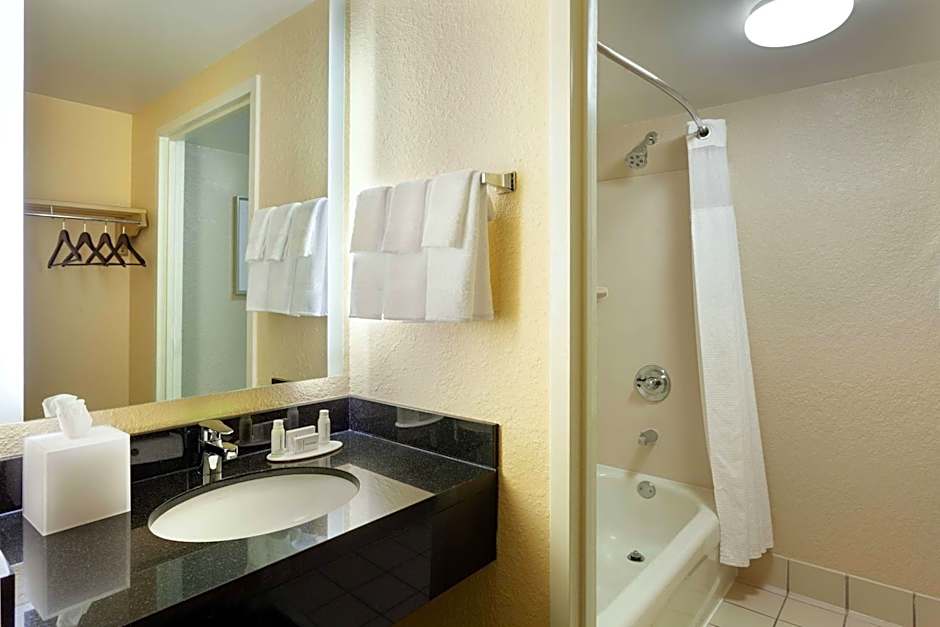Fairfield Inn & Suites by Marriott Orlando Lake Buena Vista in the Marriott Village