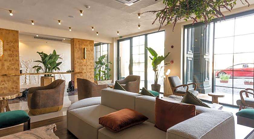 Bratus Hotel