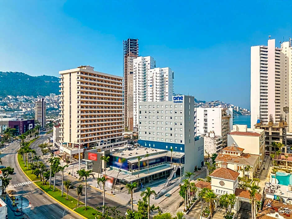 One Acapulco Costera