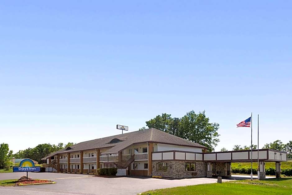 Days Inn by Wyndham Queensbury/Lake George