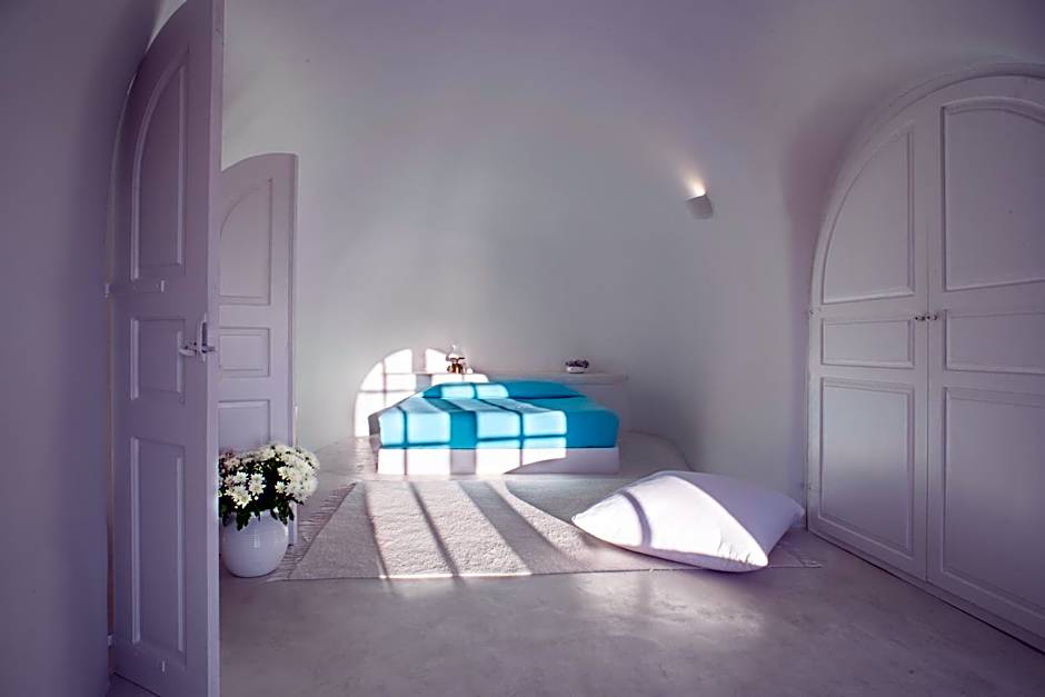 Perivolas Hotel
