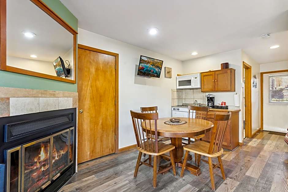 Ponderosa Lodge