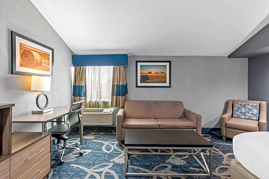 Quality Inn Shawnee North I-40