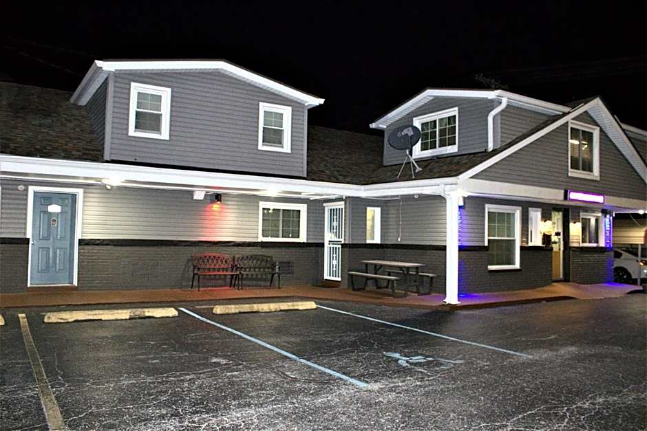 Hometowne Inn & Suites