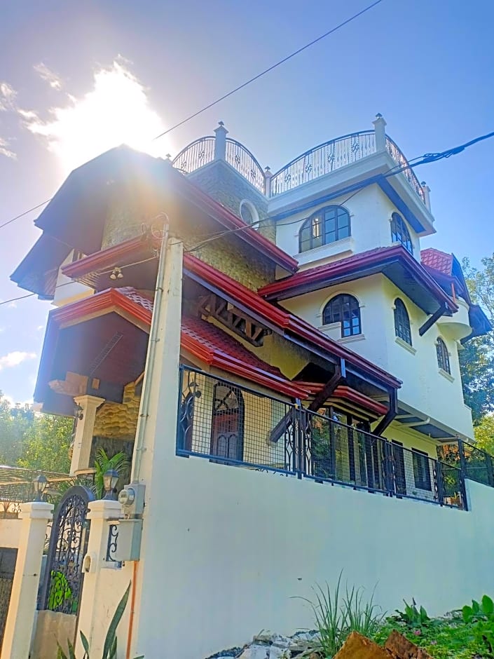 El Castillo Bed and Breakfast