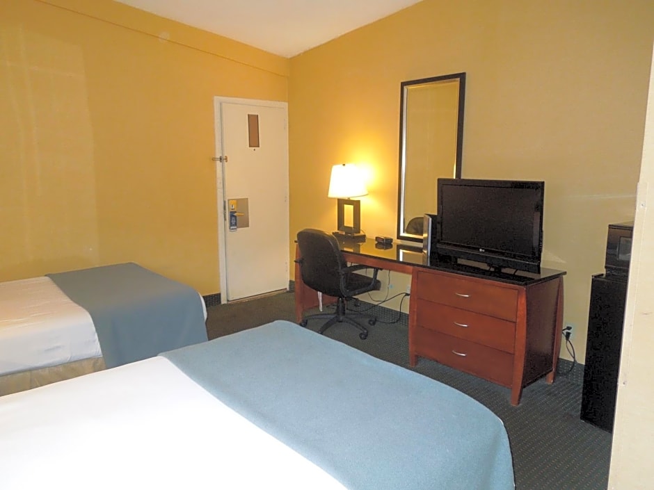 Travelodge by Wyndham Silver Spring