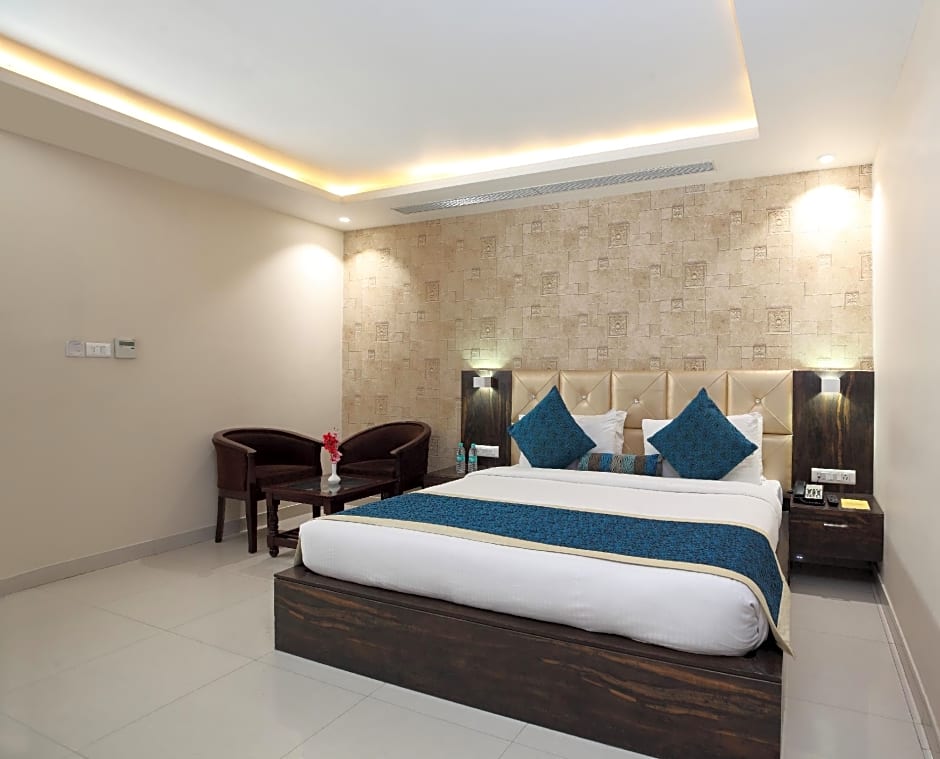 Pinnacle by Click Hotels, Lucknow