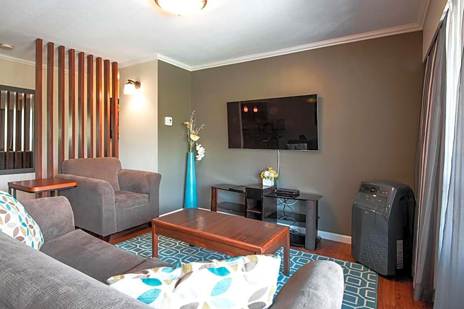 Gibsons Garden Hotel