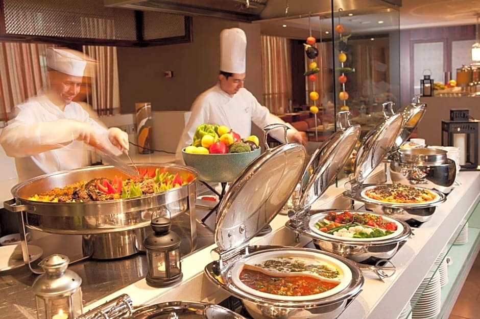 Centro Al Manhal by Rotana