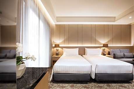 Staycation Offer - Superior Twin Room with City View (30 Hours)
