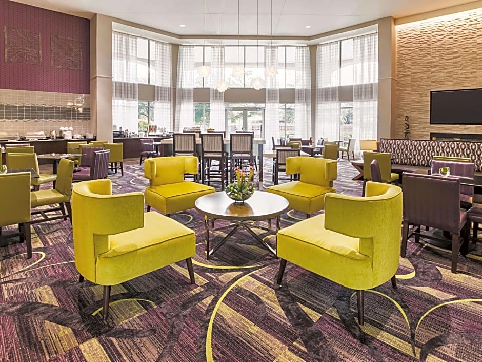 La Quinta Inn & Suites by Wyndham Fort Worth North