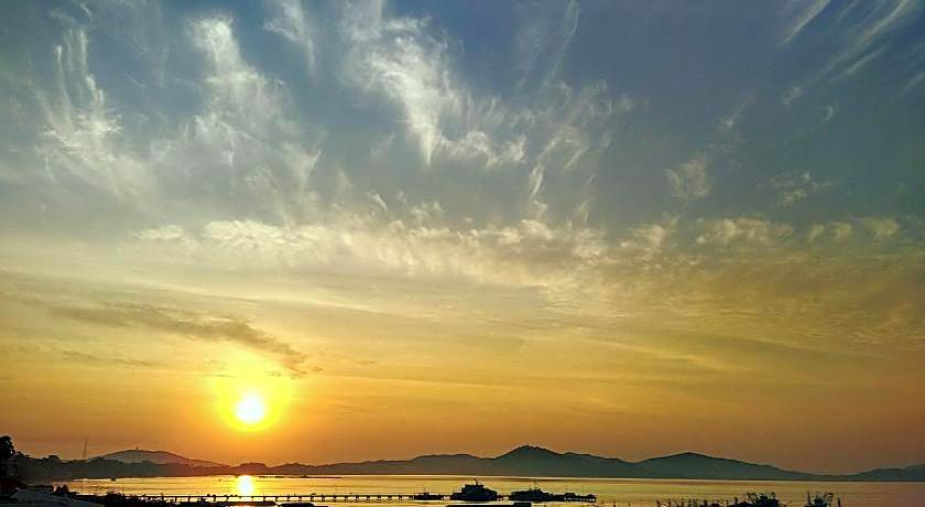 Sattahiptale Boutique Guesthouse & Hostel