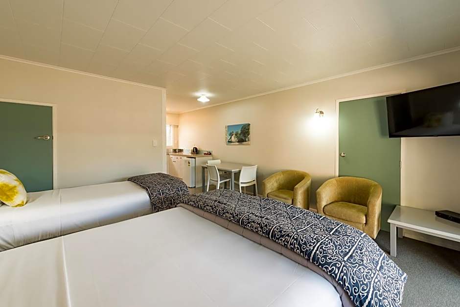 Averill Court Motel