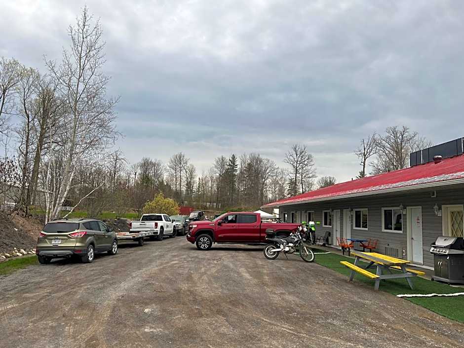 Calabogie Motor Inn
