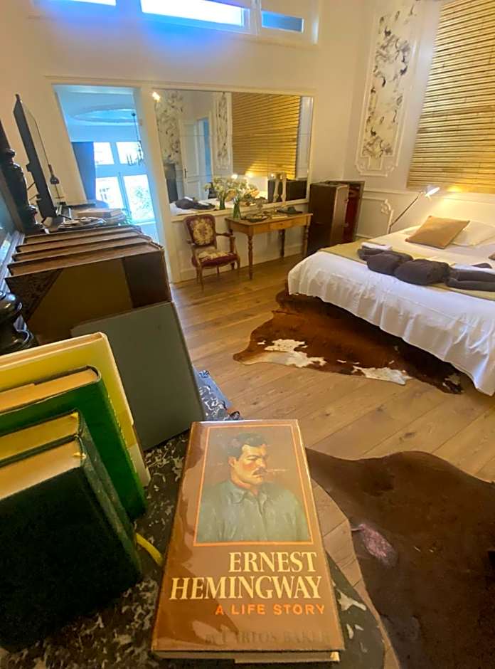 The Museum - Au Lit, Jérôme!