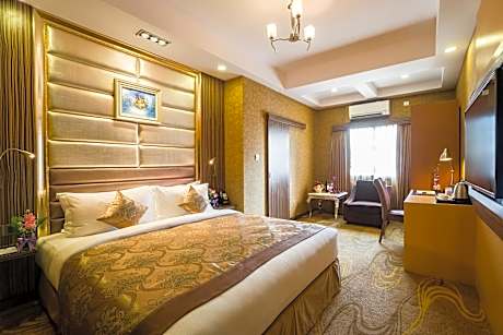 1 Queen Bed, Nonsmoking, Deluxe Room, City View