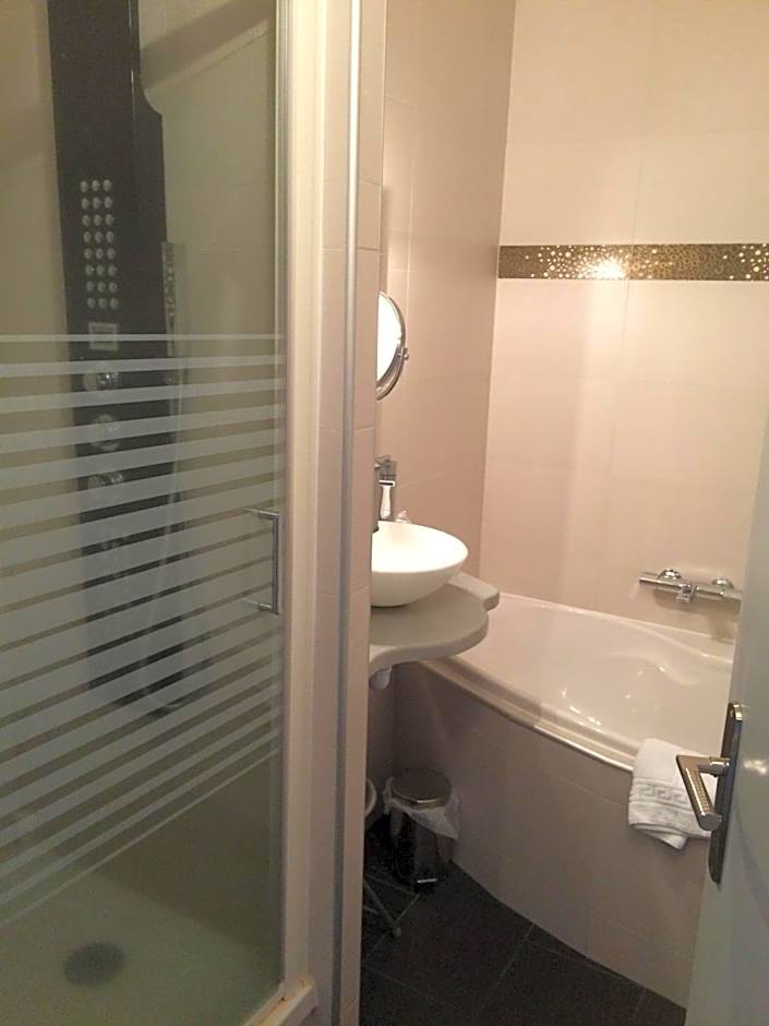 Auberge de la Petite Ferme, Super-Besse Est, The Originals Relais