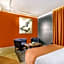 One Luxury Suites