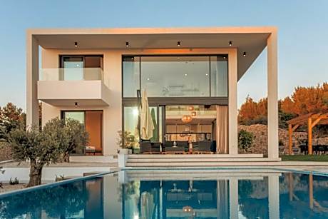 Villa Maris - Luxury Villa with Pool