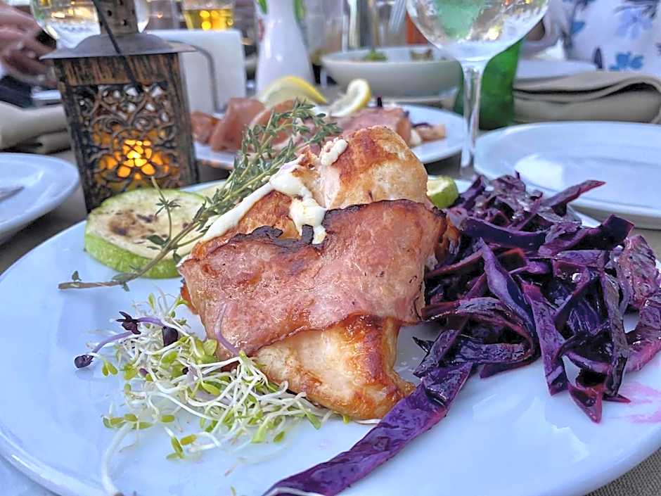 Family Hotel Varosha 2003