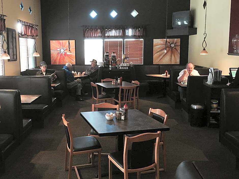 121 Steakhouse & Motel