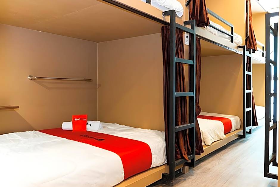 RedDoorz Hostel @ DI Panjaitan Simpang Lima