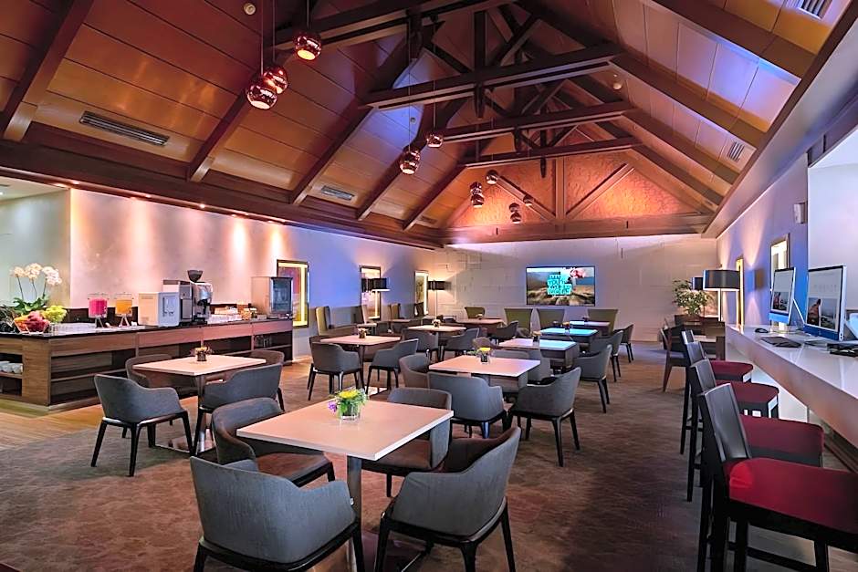 Sama-Sama Express KLIA Terminal 2 - Airside Transit Hotel