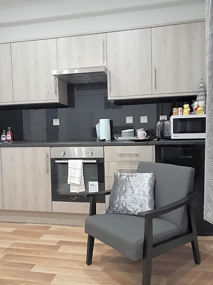 MIA Residence - Entire Studio apartment - City View - London - Next to Ealing Broadway Station