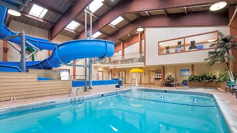 Quality Inn & Suites Detroit Lakes