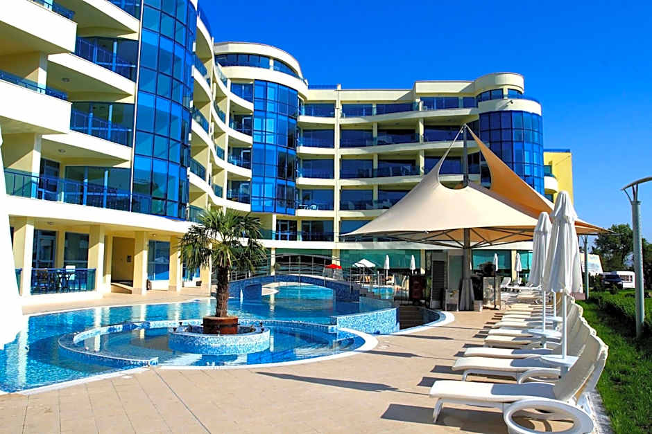 Aparthotel Marina Holiday Club - All Inclusive & Free Parking