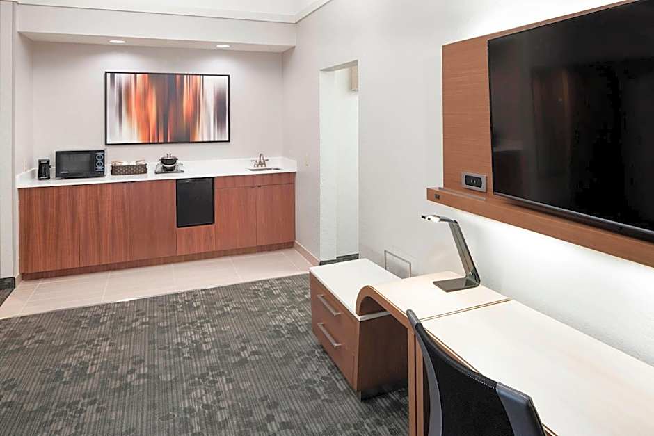 Courtyard by Marriott Pensacola