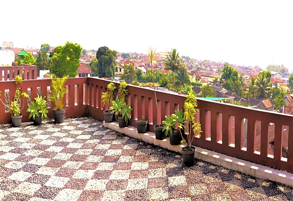 Hotel Wisata by ZUZU