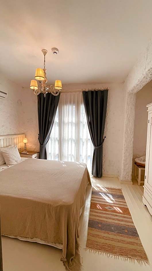 Mina Otel by Adda Alaçatı