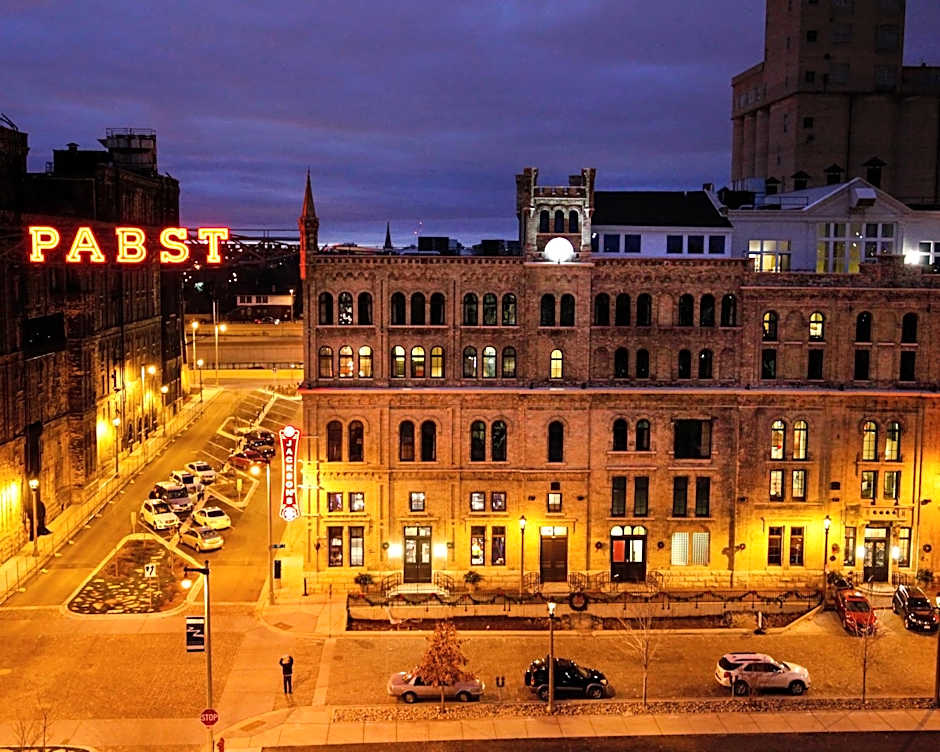 Brewhouse Inn and Suites