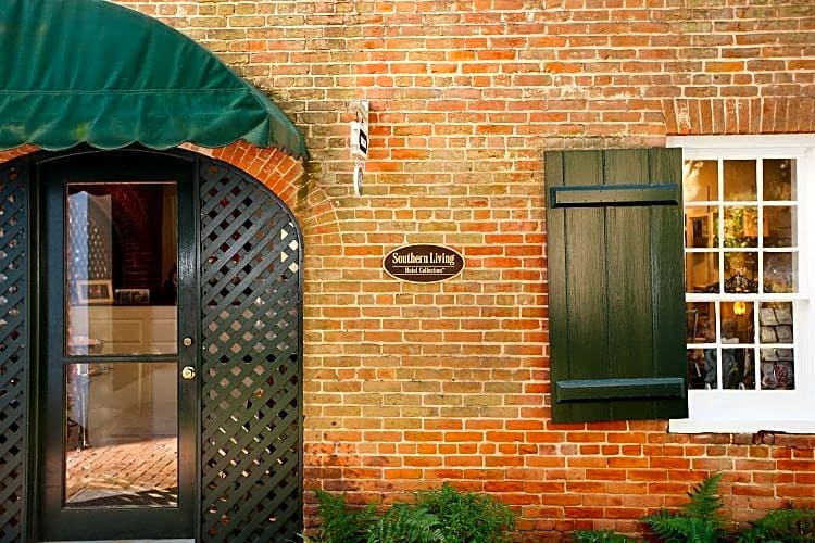 Monmouth Historic Inn