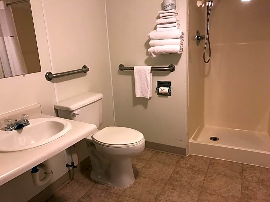 Super 8 by Wyndham Redfield