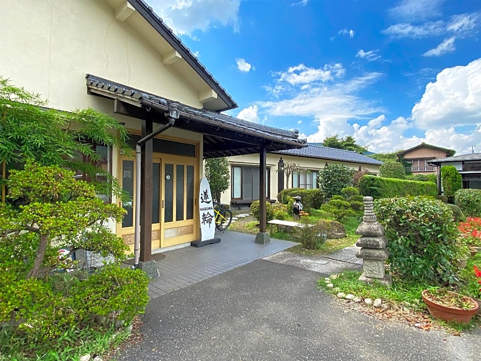 Yufuin Onsen Hasuwa Inn