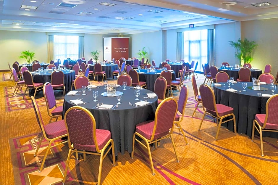 DoubleTree By Hilton Milwaukee Brookfield