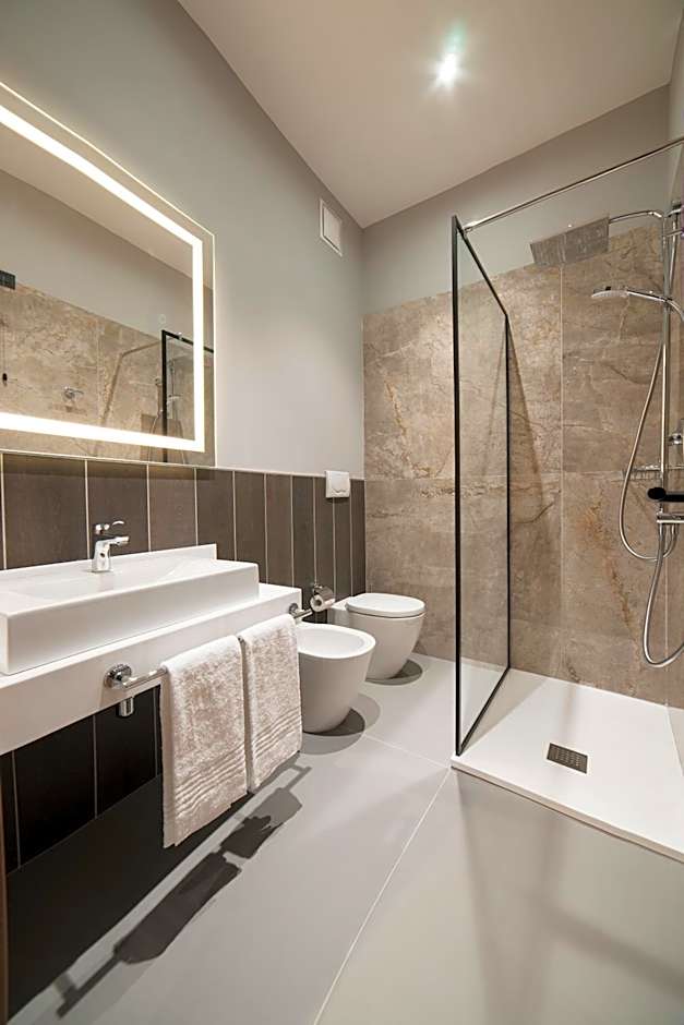 Radisson Hotel Nola Naples