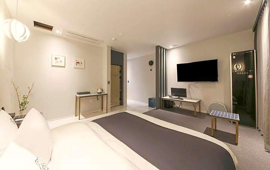 Gimhae Jangyu Stayin Hotel