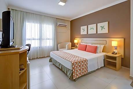 1 Queen Bed - Non-Smoking