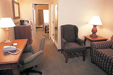 Hampton Inn & Suites Newark Airport Elizabeth