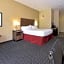 Holiday Inn Express & Suites Fredericksburg