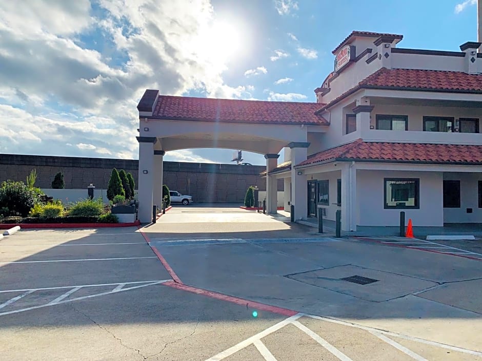 Island Suites Hobby Airport