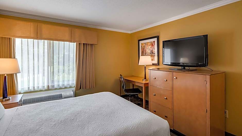 Best Western Plus Windjammer Inn & Conference Center