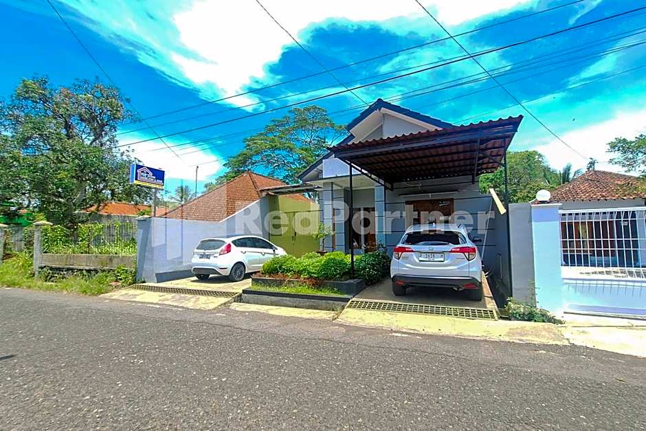 Vins Homestay Kroya Mitra RedDoorz