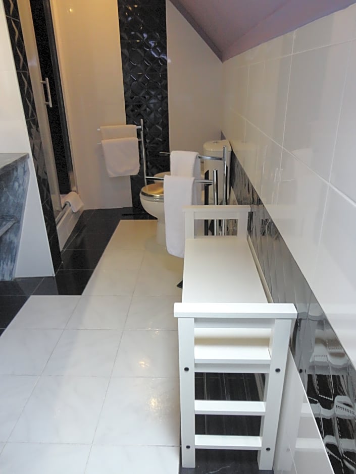 Grande Pensao Residencial Alcobia